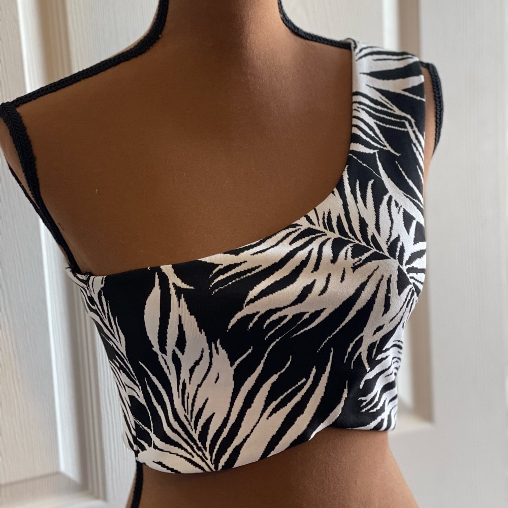 🔥🔥 2 for $15🔥🔥 Zara one shoulder top